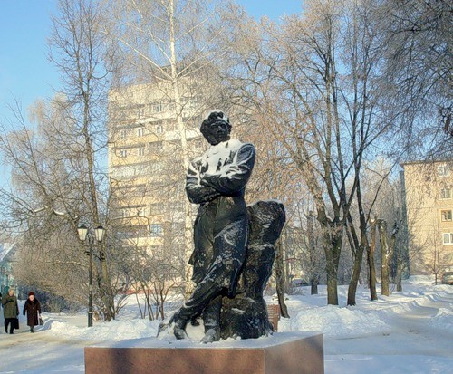 Проект «Этот день в истории Новомосковска». Памятник А. С. Пушкину (12+)