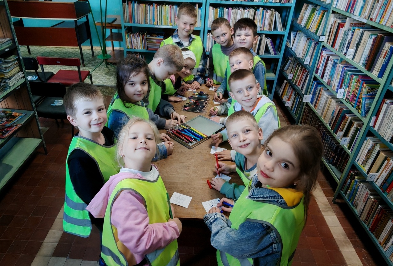 Литературно-творческий час «Сказка в шкатулке. Городецкая роспись» (6+) Литературно-творческий час «Сказка в шкатулке. Городецкая роспись» (6+)