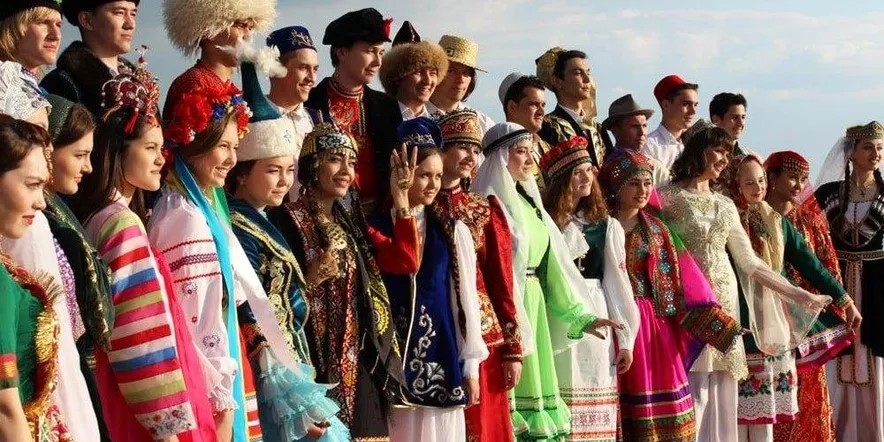 Виртуальный обзор «Чья рубашка ближе к телу» (12+)