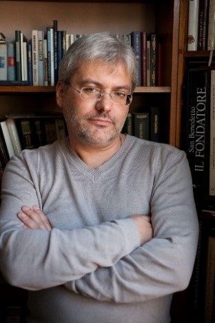 Обзор книжных новинок «Что-то новенькое!». «Тень прошлого столетия» (12+)