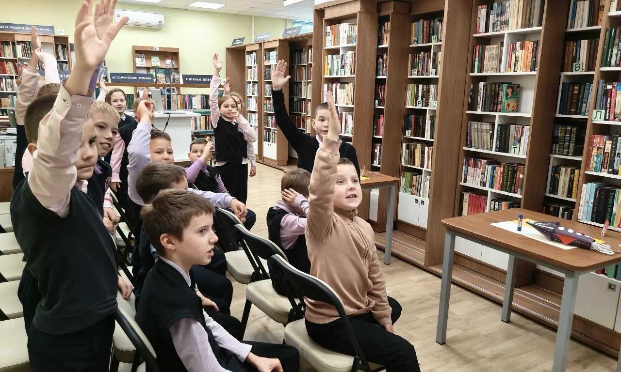 Час познаний и открытий «Выше облаков» (6+) Час познаний и открытий «Выше облаков» (6+)
