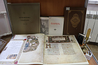 Выставка «Сокровища книжных полок»
