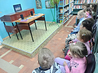 Библиотечный урок «Человек с волшебным зонтиком» (0+)