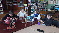 Новогодняя мастерская «В новый год мы не скучаем – лепим, клеим, вырезаем» (0 +)