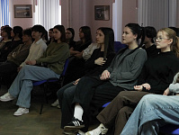 Краеведческий час «Первомай в Новомосковске» (12+)