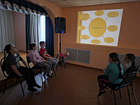 Слайд-путешествие «Мы все такие разные, а Родина у нас одна – Россия!» (6+)