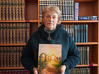 Книга Зинаиды Мироновой «Путь, выбранный сердцем» в дар Центральной городской библиотеке имени А.С. Пушкина