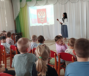 Патриотический урок «Я живу в России» (6+)