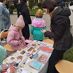 Мастер-классы по изготовлению бумажной вертушки и открытки «С Днём Победы» (0+)